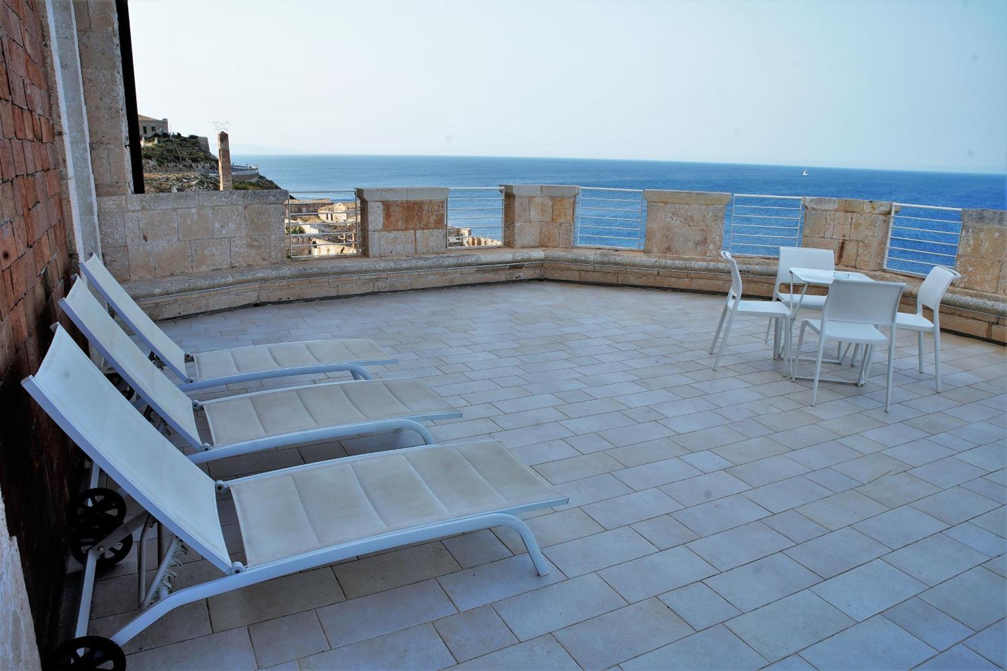 Castello Tafuri Hotell Portopalo Di Capo Passero Exteriör bild