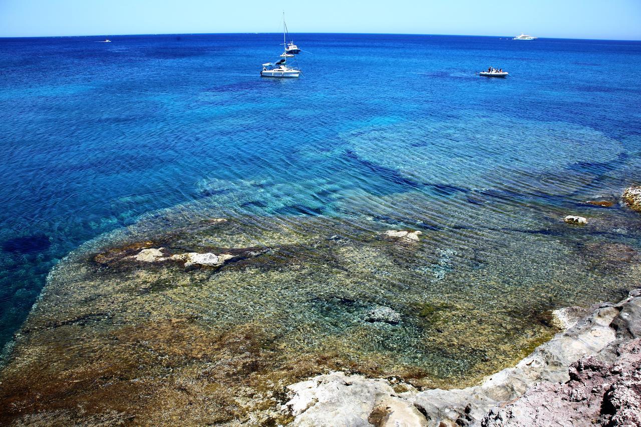 Castello Tafuri Hotell Portopalo Di Capo Passero Exteriör bild