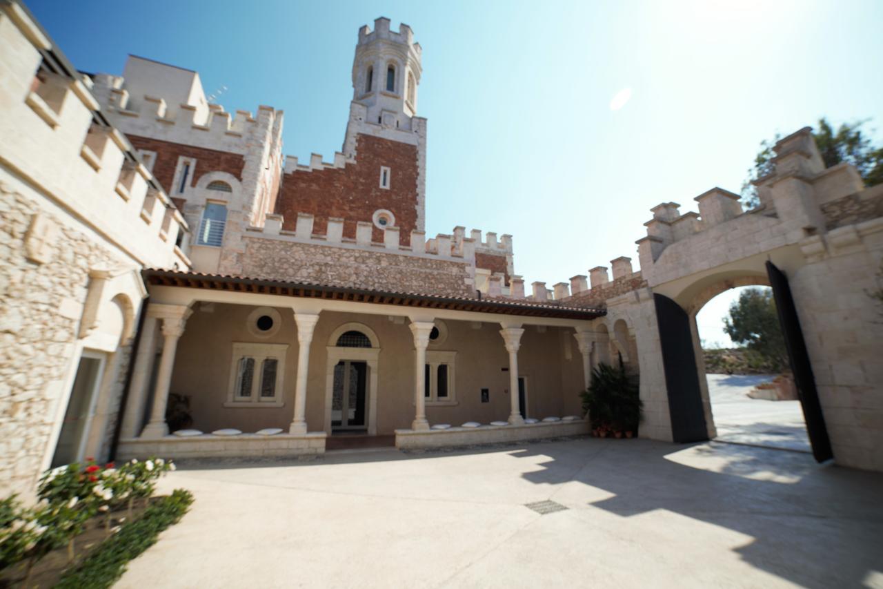 Castello Tafuri Hotell Portopalo Di Capo Passero Exteriör bild
