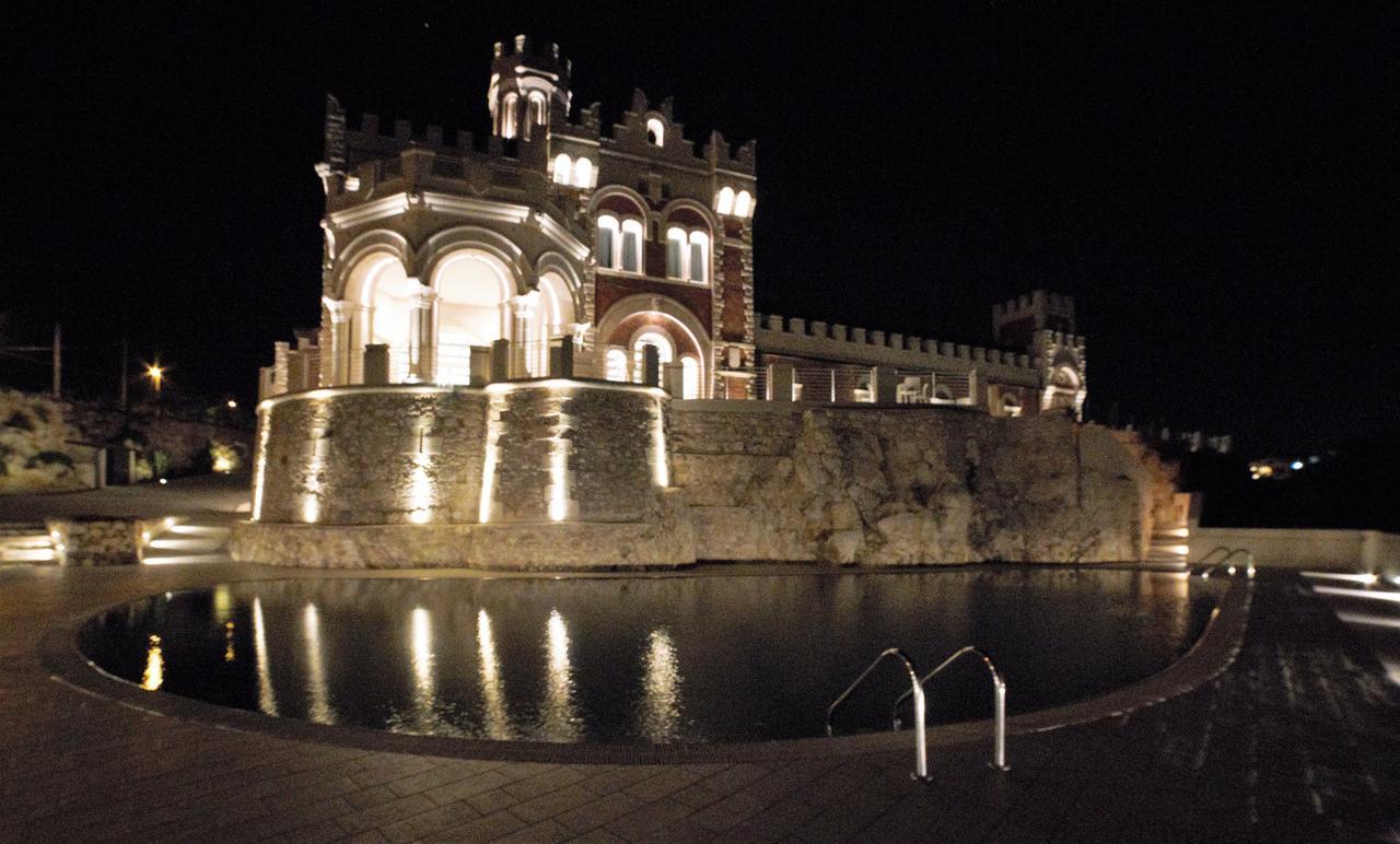 Castello Tafuri Hotell Portopalo Di Capo Passero Exteriör bild