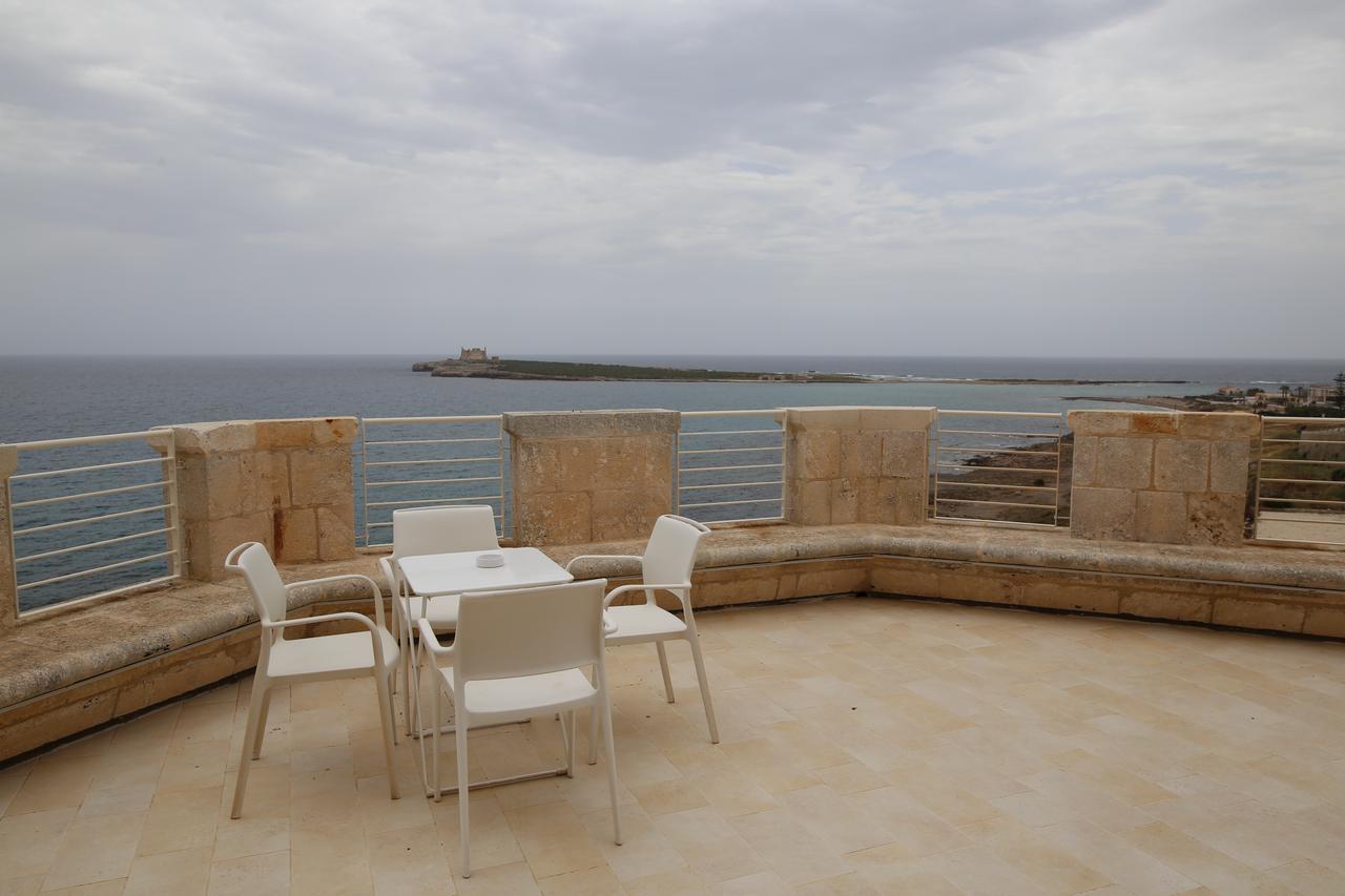 Castello Tafuri Hotell Portopalo Di Capo Passero Exteriör bild