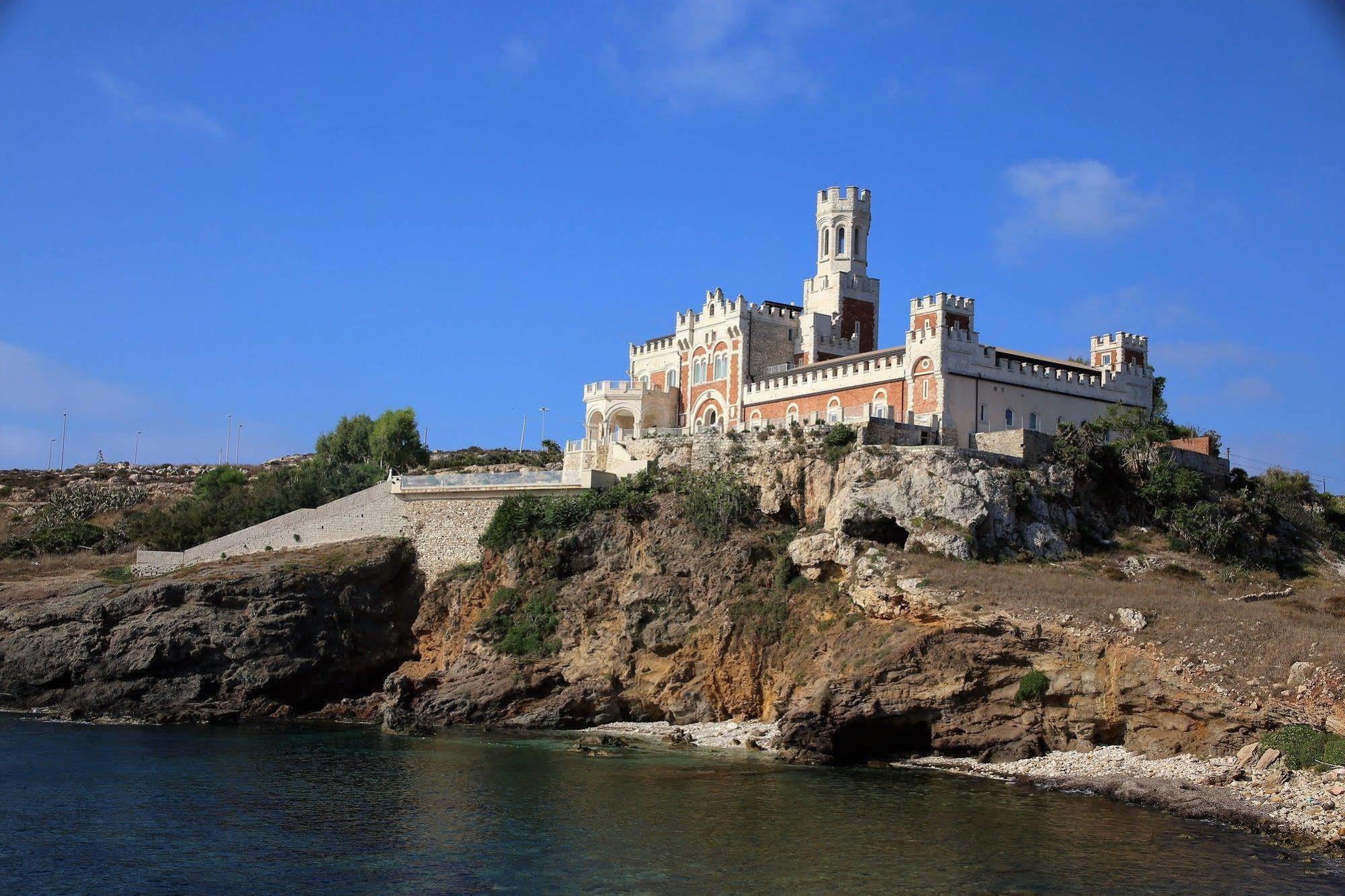 Castello Tafuri Hotell Portopalo Di Capo Passero Exteriör bild